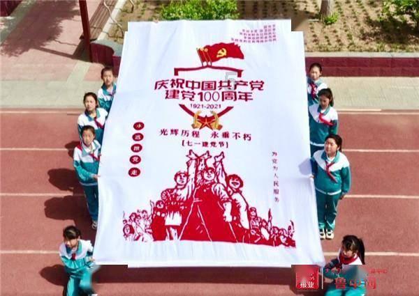 张雪峰宣布将向郑州大学捐款300万元
